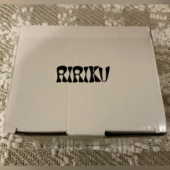 🥛RI-RI-KU~RESIN COASTER SET🥛 - Picture 7 of 7